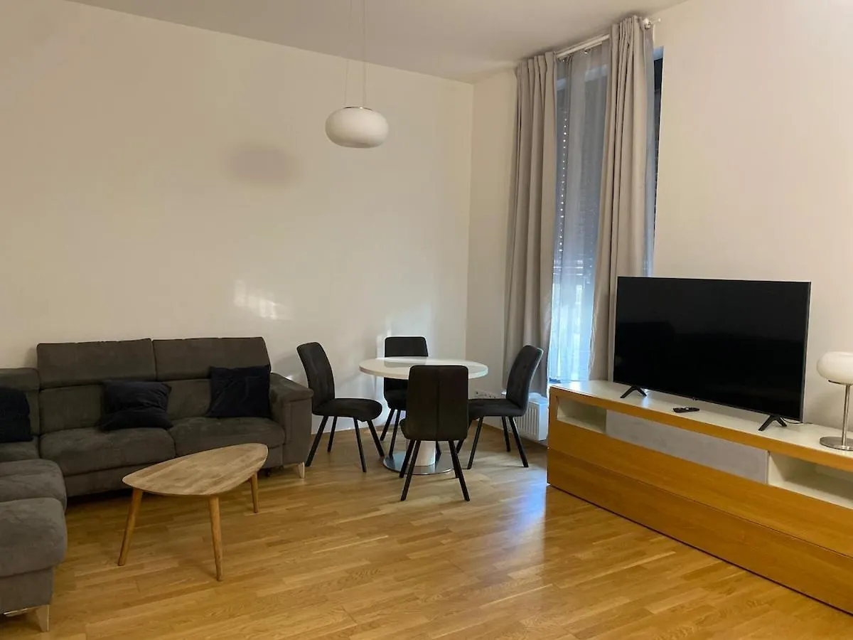 Apartment Holesovice Parking Prague